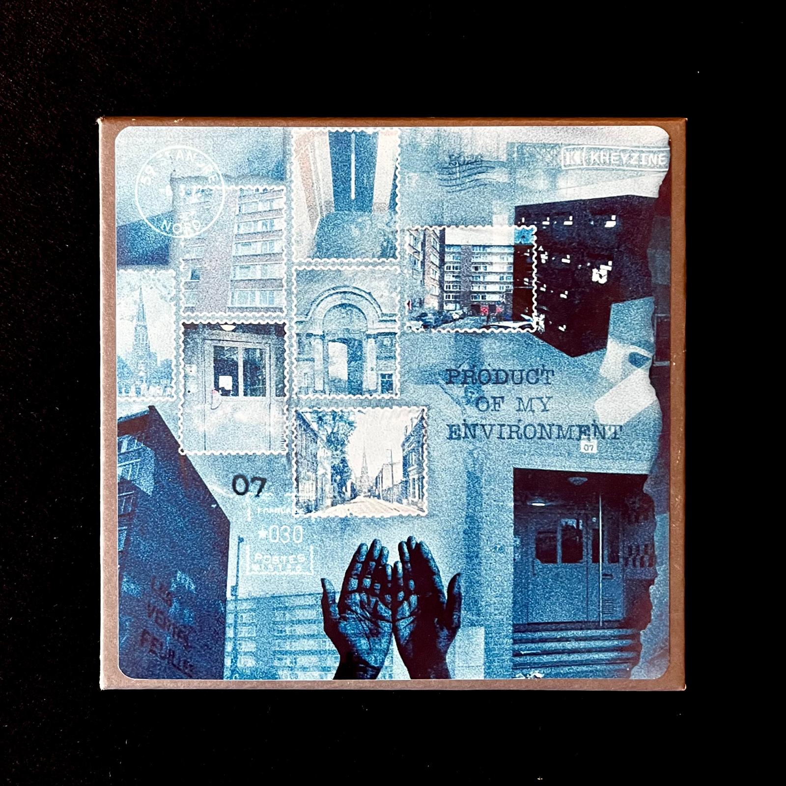 Boxset with loose sleeve resting on top